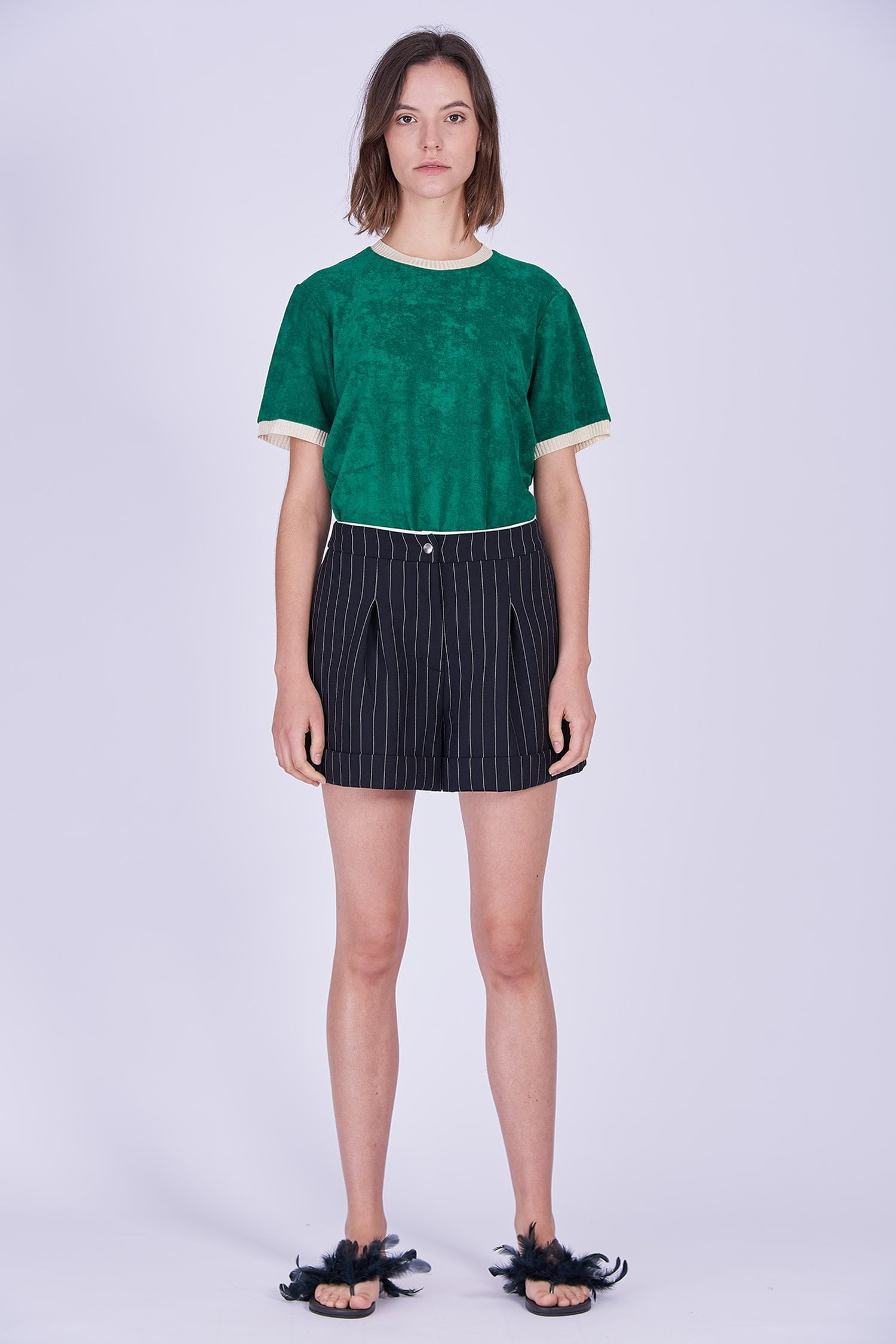 Acephala Ps2020 Black Striped Shorts Green T Shirt Zielony Czarne Szorty Paski Front